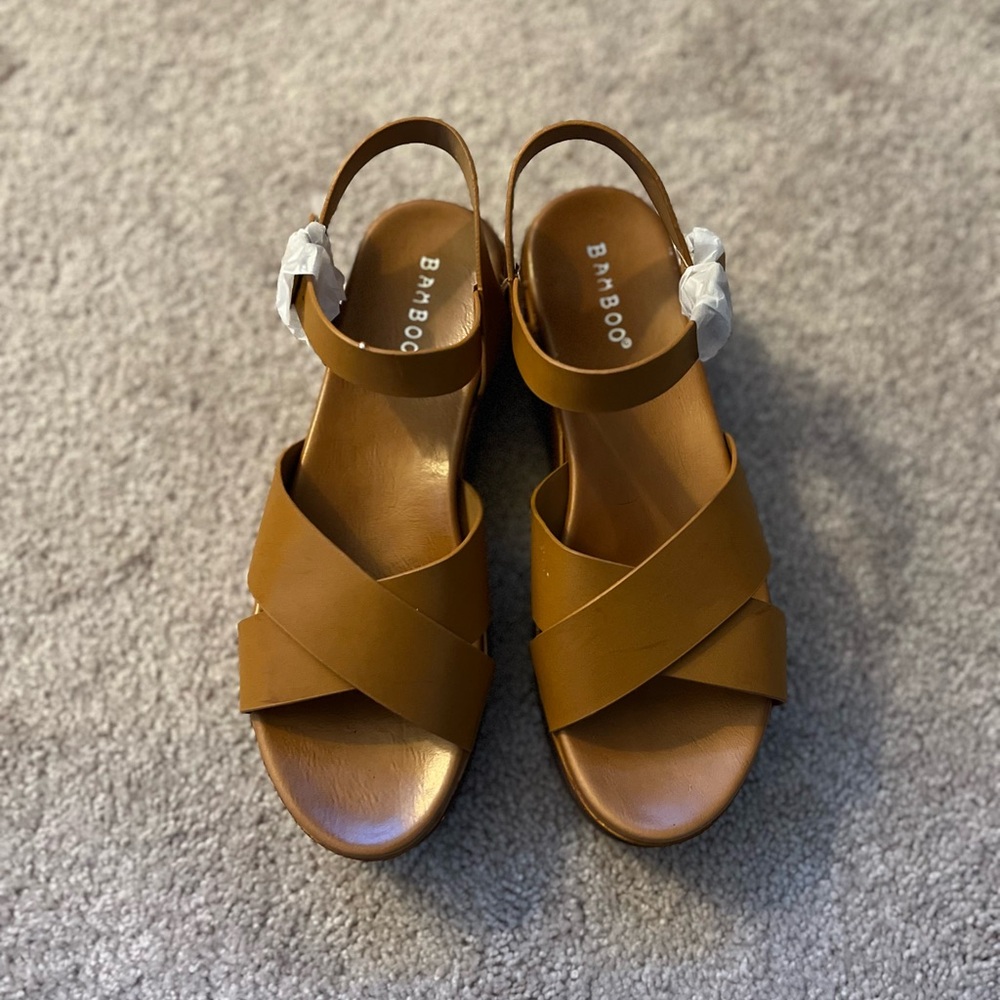 Bamboo Women's Tan Sandals